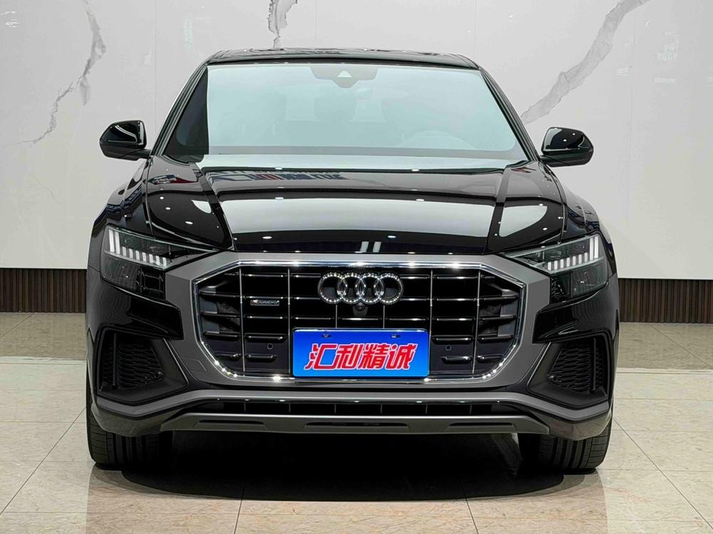 Audi Q8 2021 — фото автомобиля