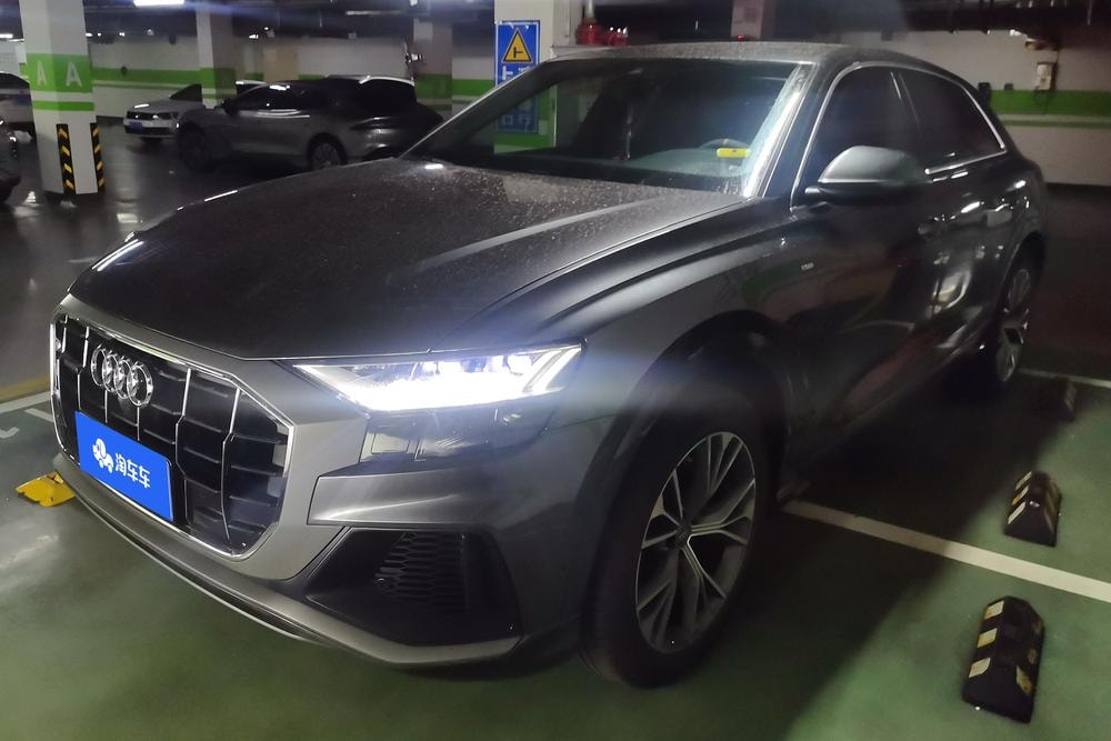 Audi Q8 2019 — фото автомобиля