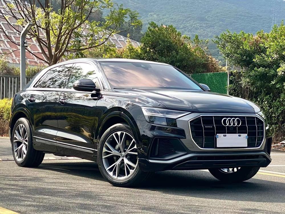 Audi Q8 2021 — фото автомобиля