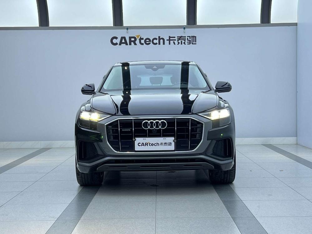 Audi Q8 2019 — фото автомобиля