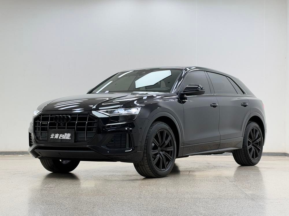 Audi Q8 2021 — фото автомобиля