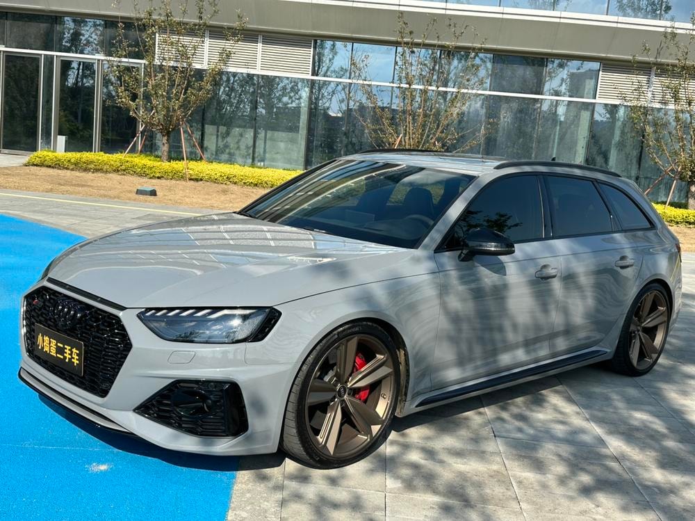 Audi RS 4 2021 — фото автомобиля 1