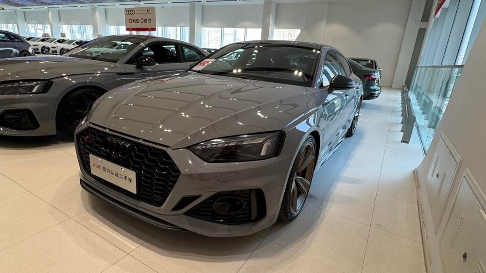 Audi RS 5 2023 — фото автомобиля 1