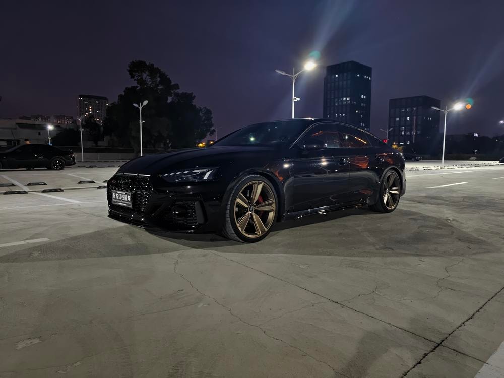 Audi RS 5 2022 — фото автомобиля