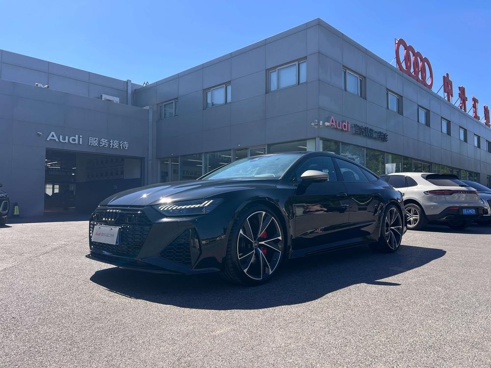Audi RS 7 2025 — фото автомобиля