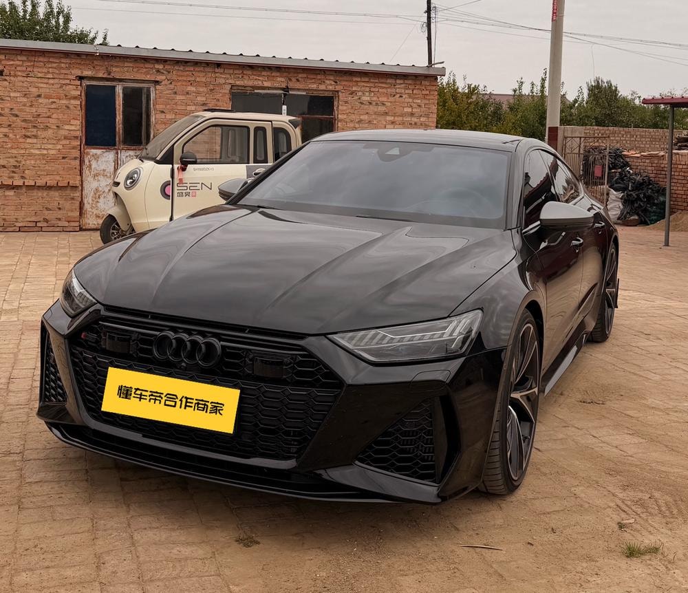 Audi RS 7 2024 — фото автомобиля