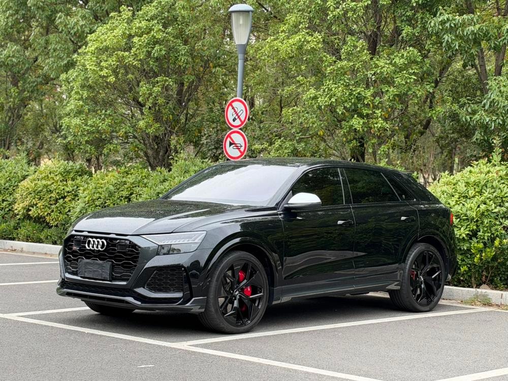Audi RS Q8 2022 — фото автомобиля 1