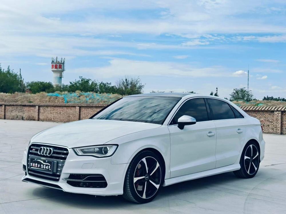 Audi S3 2015 — фото автомобиля 1