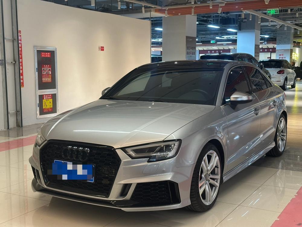 Audi S3 2017 — фото автомобиля 1