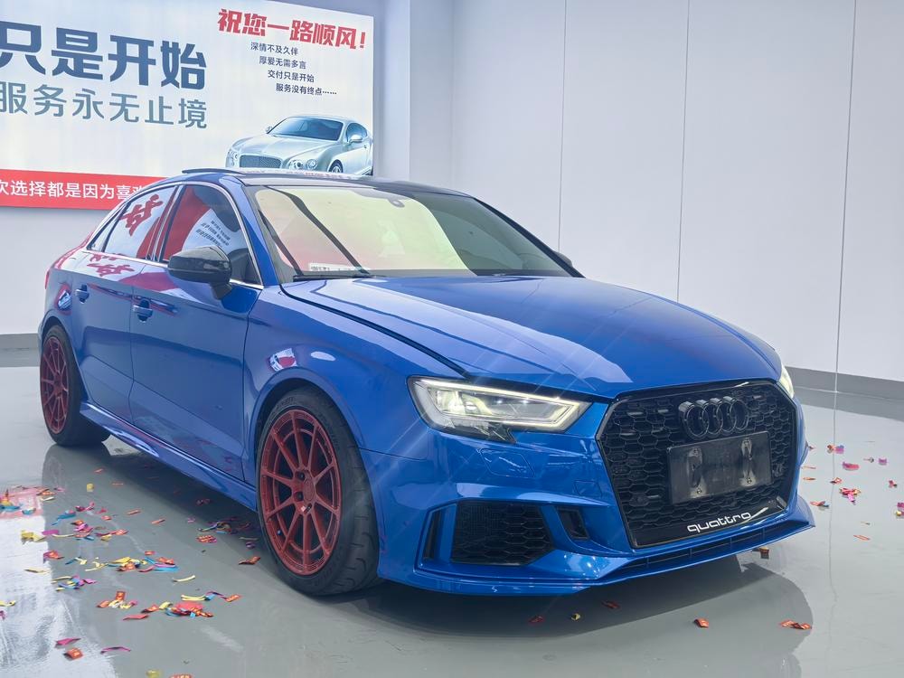 Audi S3 2019 — фото автомобиля