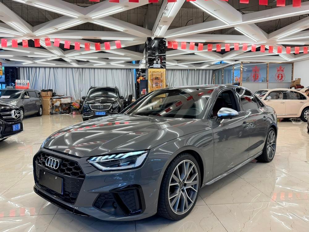 Audi S4 2023 — фото автомобиля