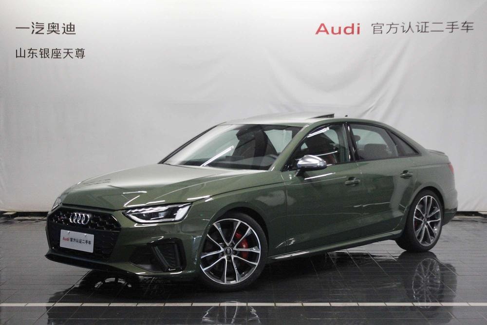 Audi S4 2023 — фото автомобиля