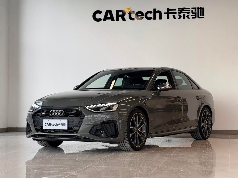 Audi S4 2023 — фото автомобиля 1