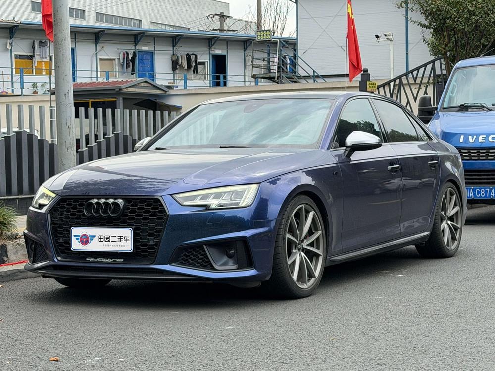 Audi S4 2018 — фото автомобиля