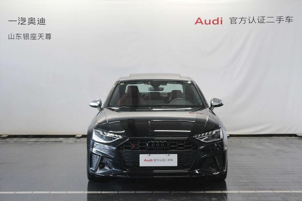 Audi S4 2023 — фото автомобиля