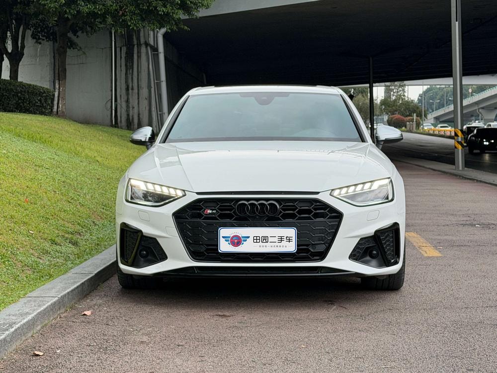 Audi S4 2022 — фото автомобиля 1