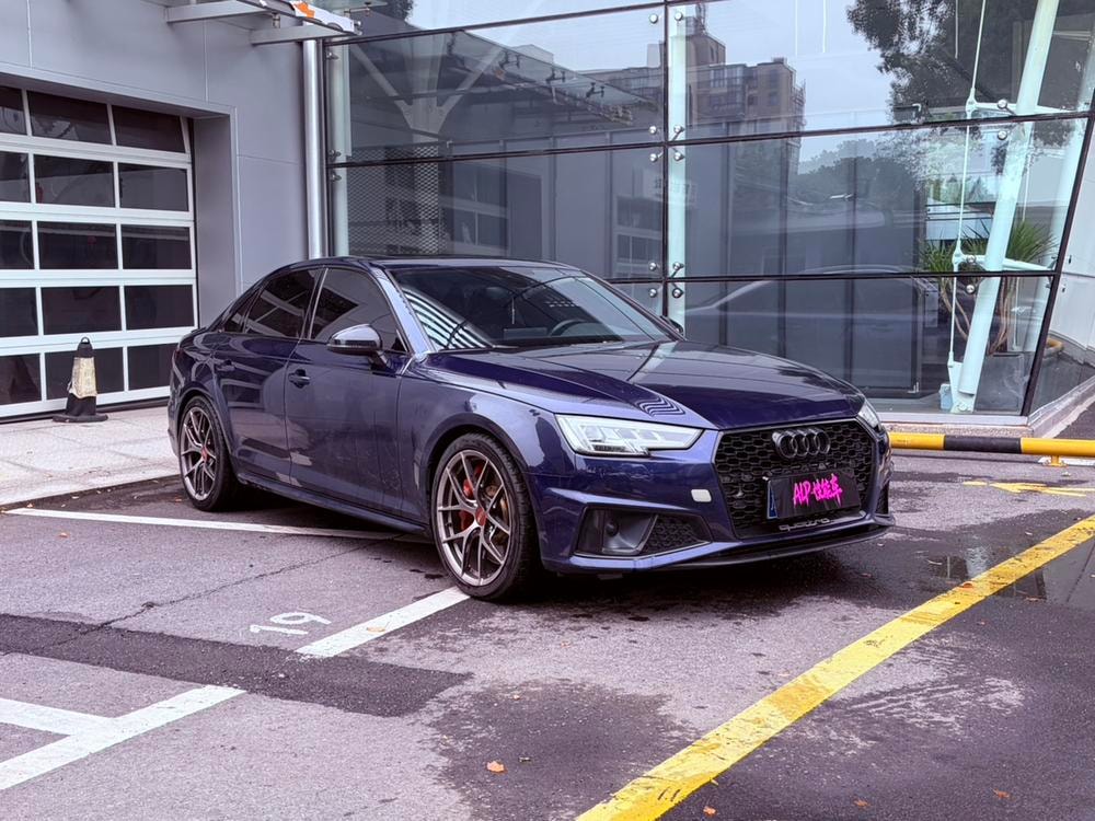 Audi S4 2018 — фото автомобиля