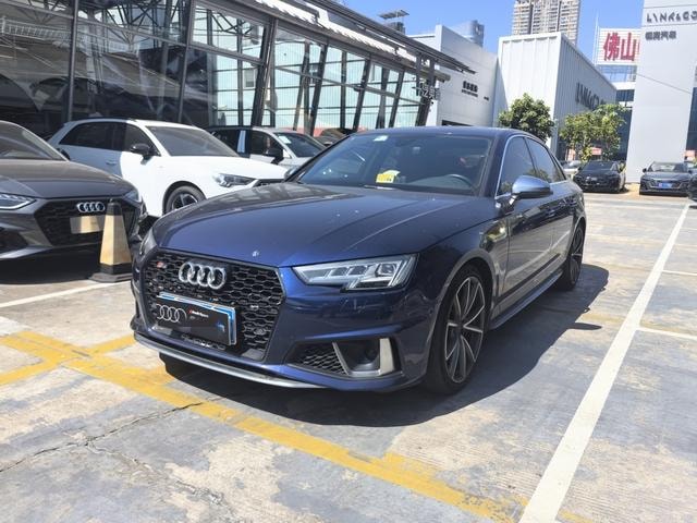 Audi S4 2019 — фото автомобиля