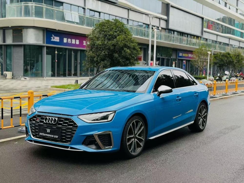 Audi S4 2021 — фото автомобиля