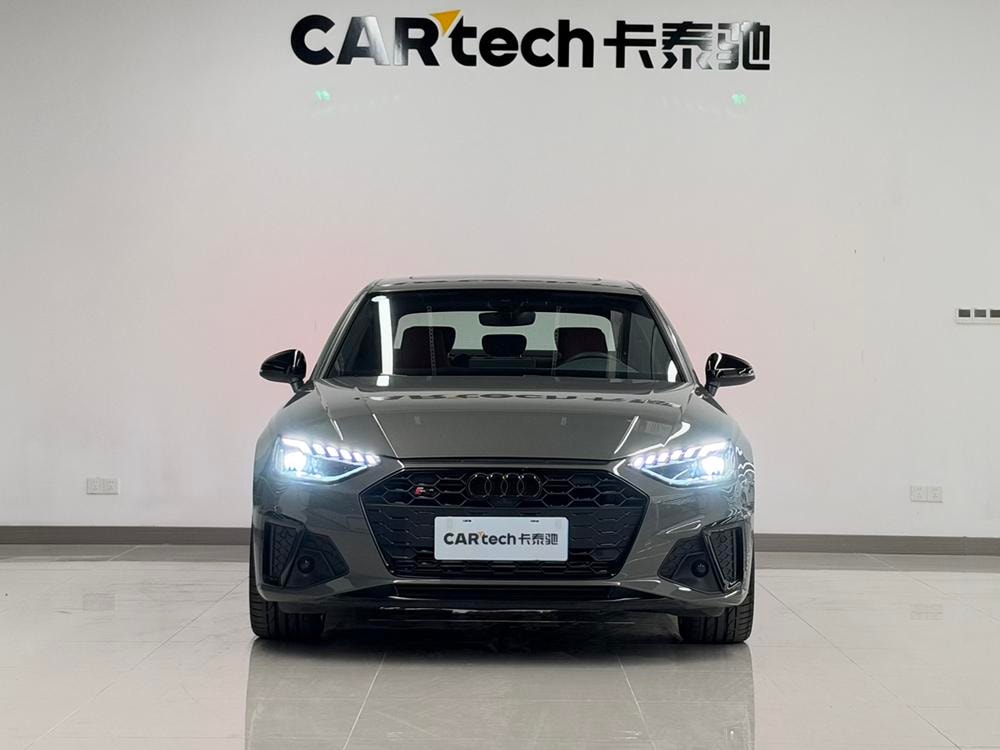 Audi S4 2024 — фото автомобиля