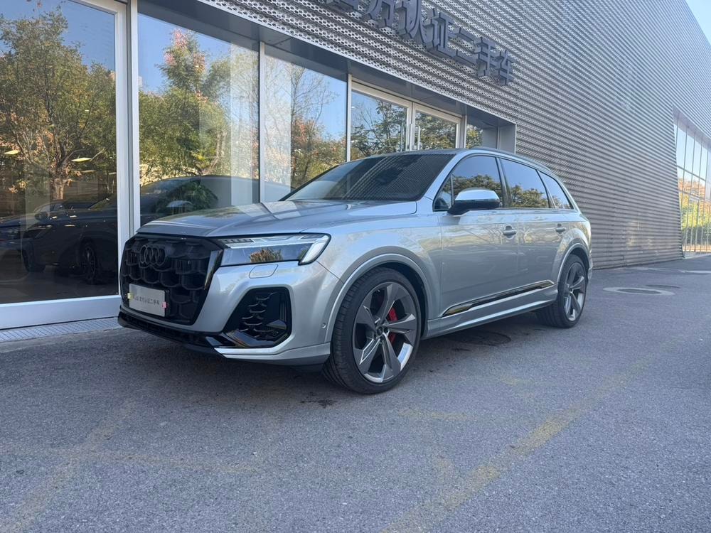Audi SQ7 2024 — фото автомобиля 1