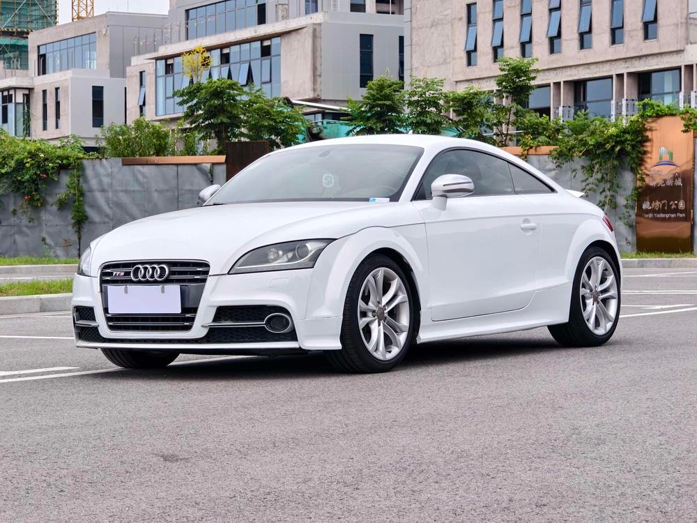 Audi TTS 2011 — фото автомобиля