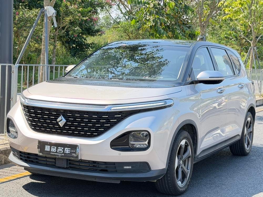 Baojun RM-5 2019 — фото автомобиля 1