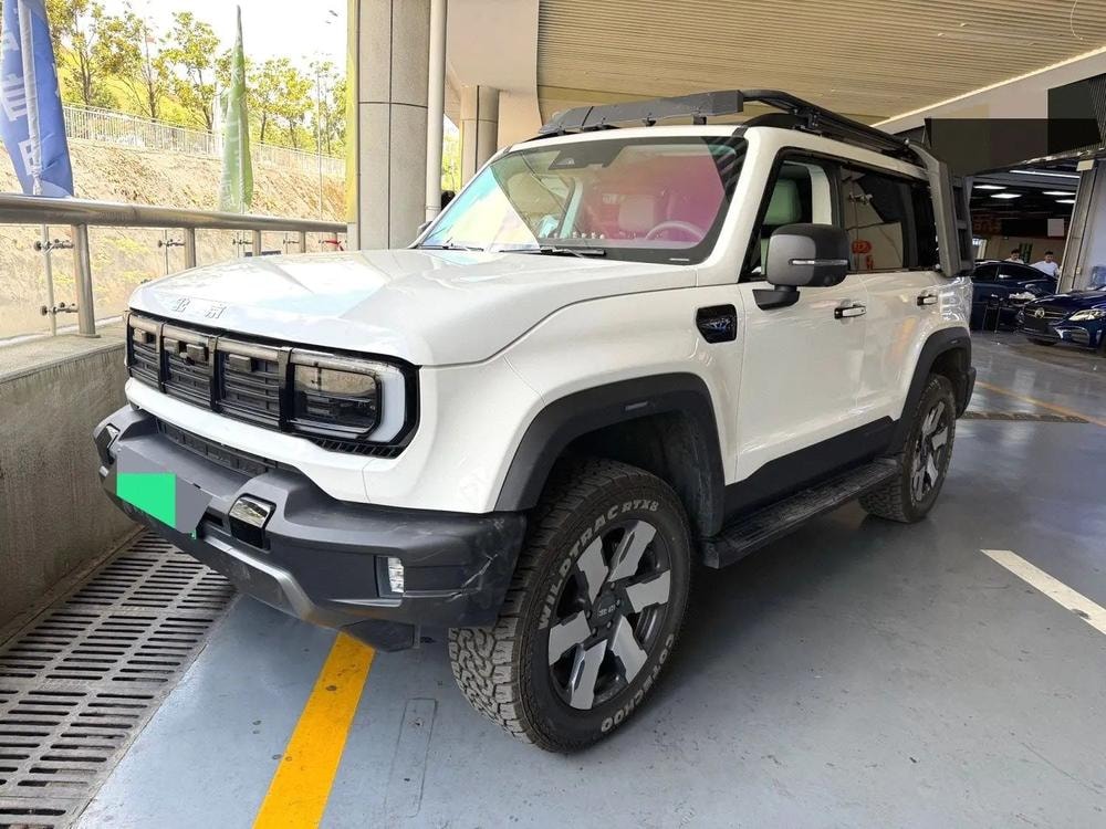 Beijing Off-Road BJ40 EREV 2025 — фото автомобиля