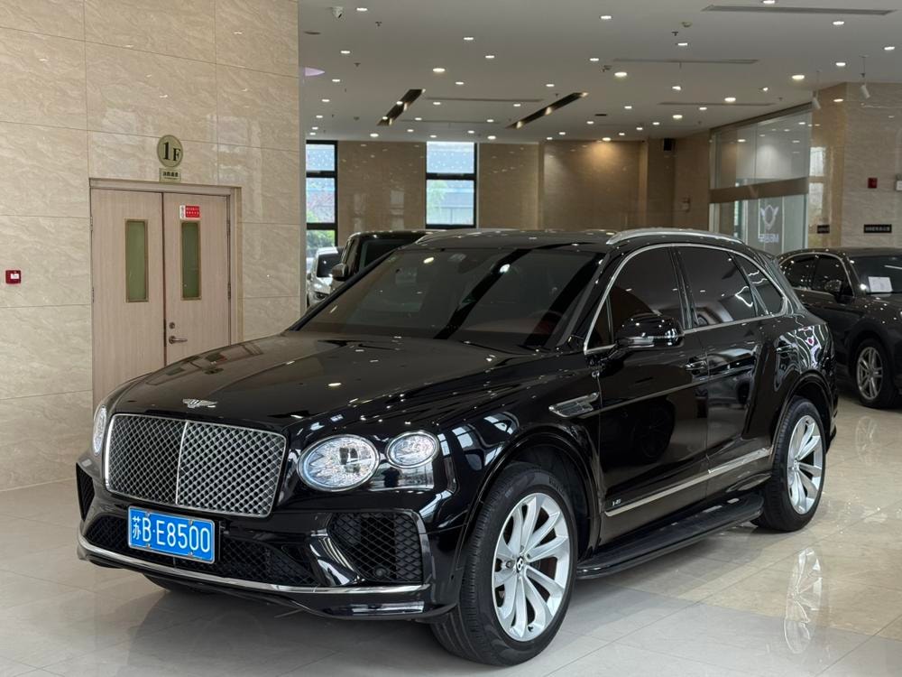 Bentley Bentayga 2022 — фото автомобиля