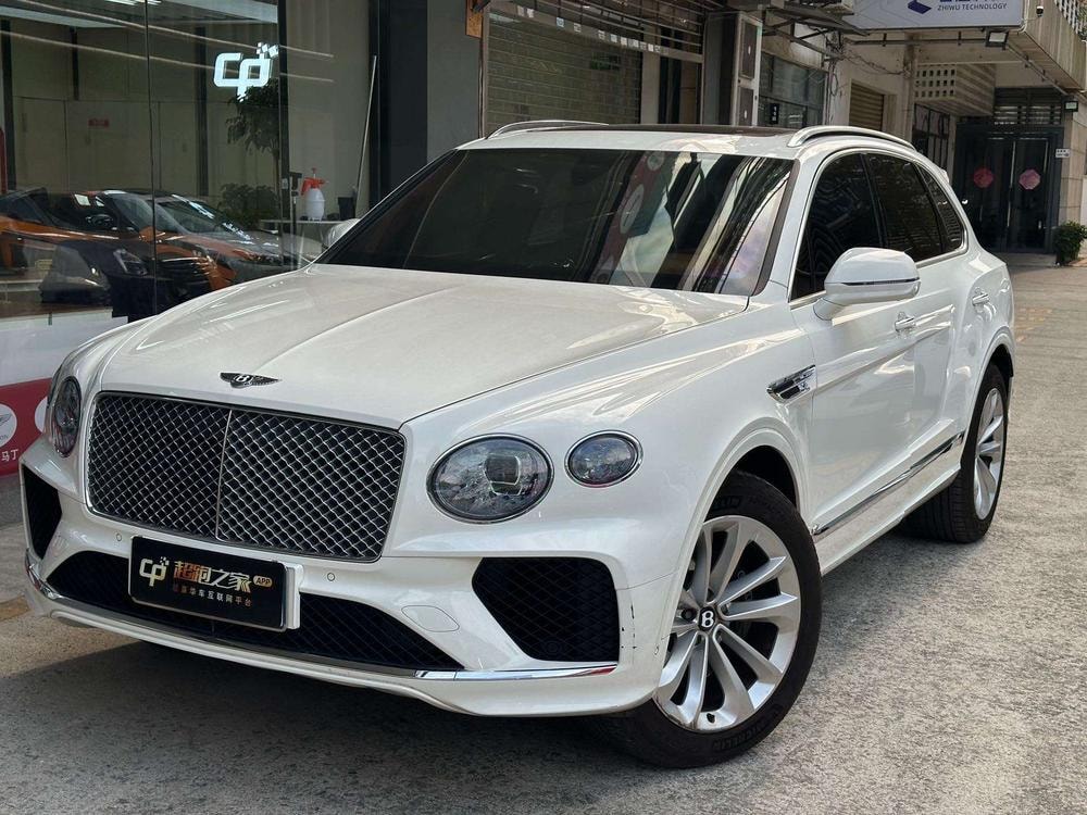 Bentley Bentayga 2021 — фото автомобиля