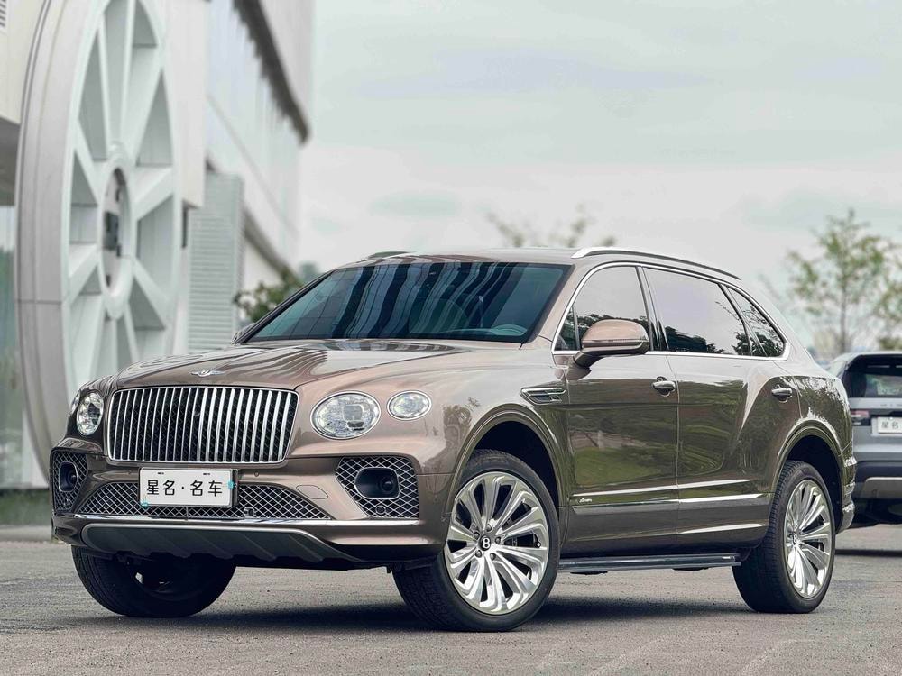 Bentley Bentayga 2023 — фото автомобиля