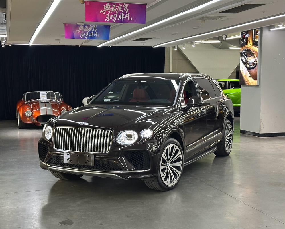 Bentley Bentayga 2023 — фото автомобиля