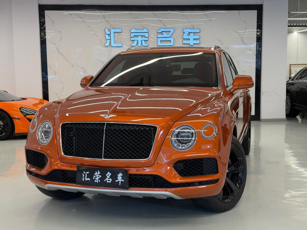 Bentley Bentayga 2018 — фото автомобиля 1