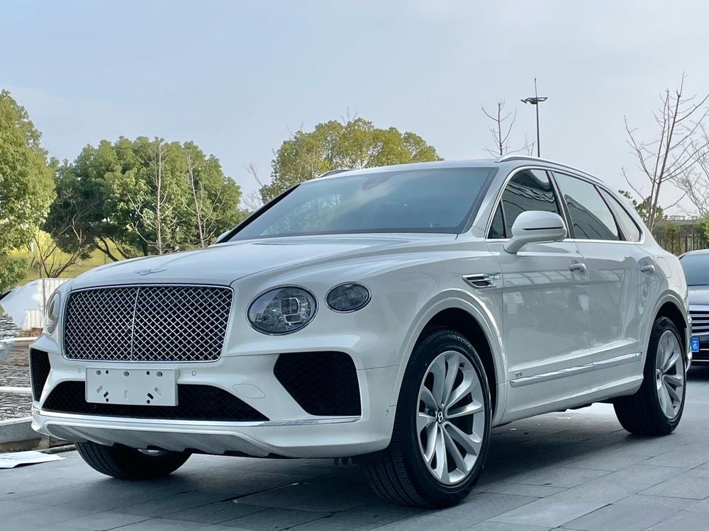 Bentley Bentayga 2022 — фото автомобиля