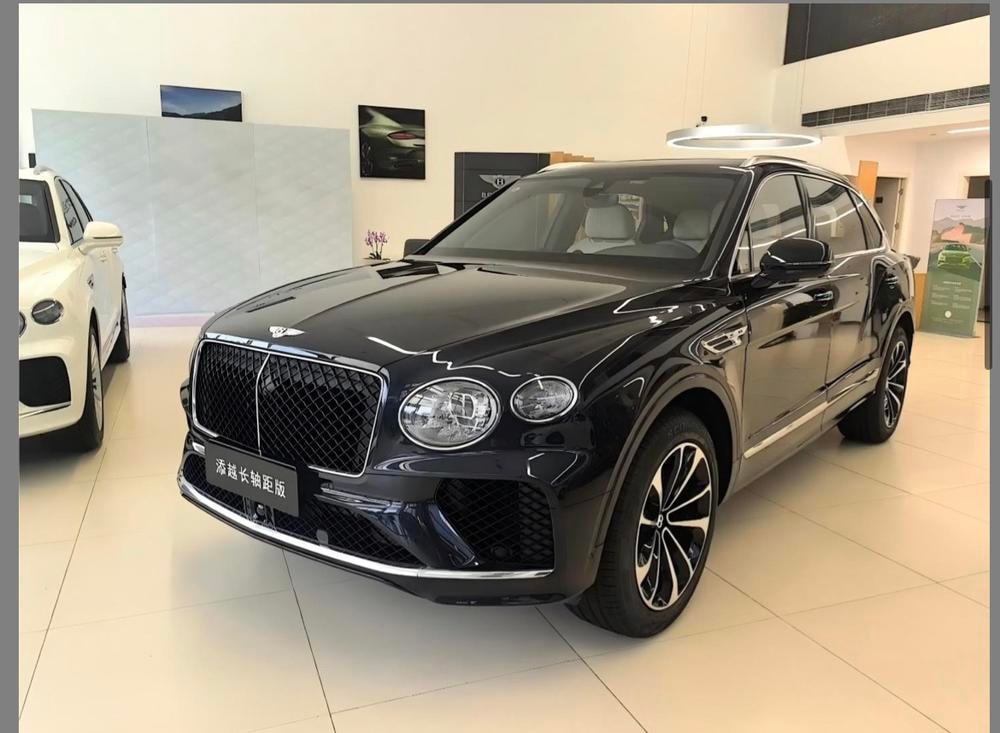 Bentley Bentayga 2024 — фото автомобиля