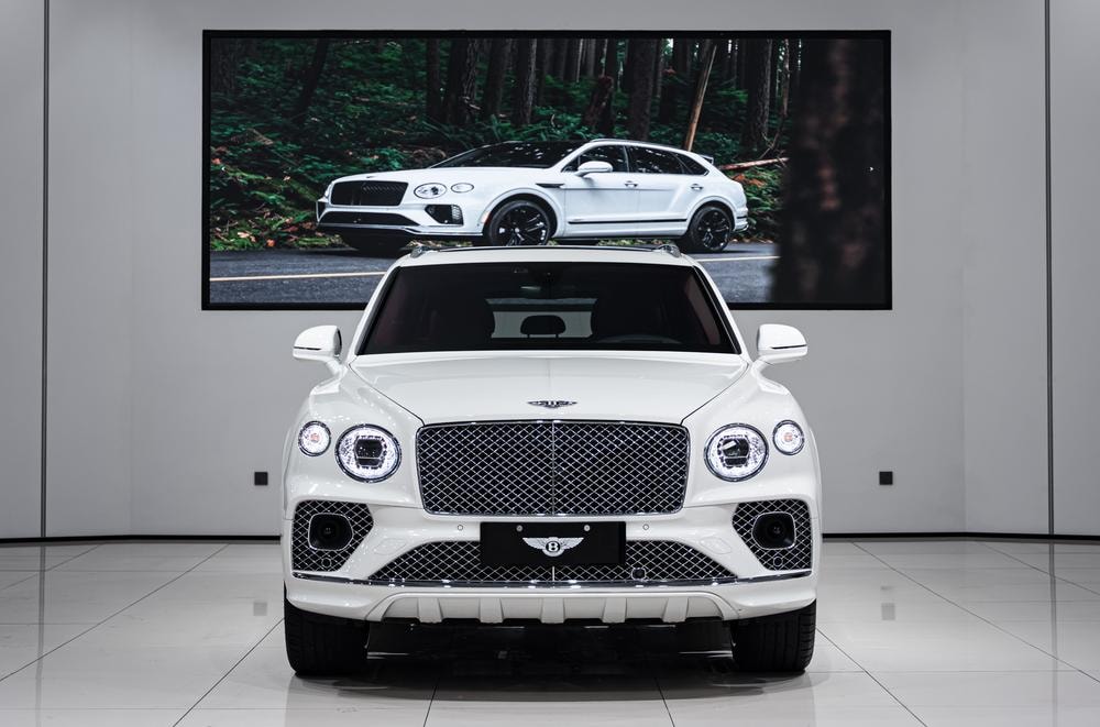 Bentley Bentayga 2022 — фото автомобиля 1
