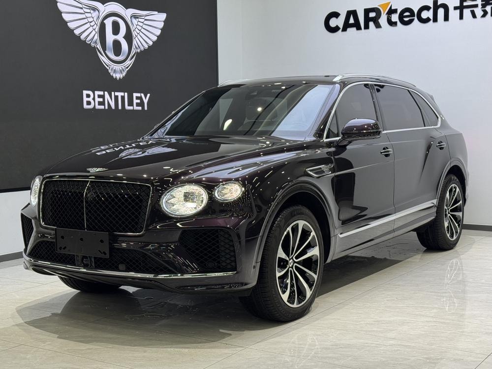 Bentley Bentayga 2025 — фото автомобиля 1