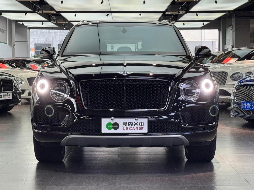Bentley Bentayga 2018 — фото автомобиля 1