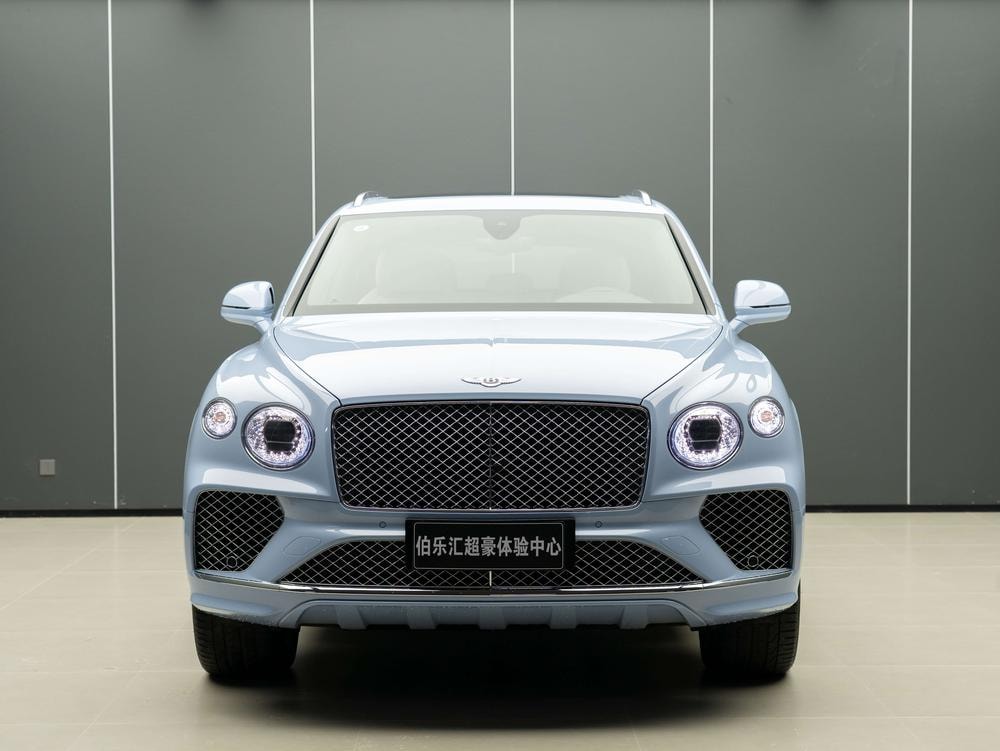 Bentley Bentayga 2022 — фото автомобиля 1