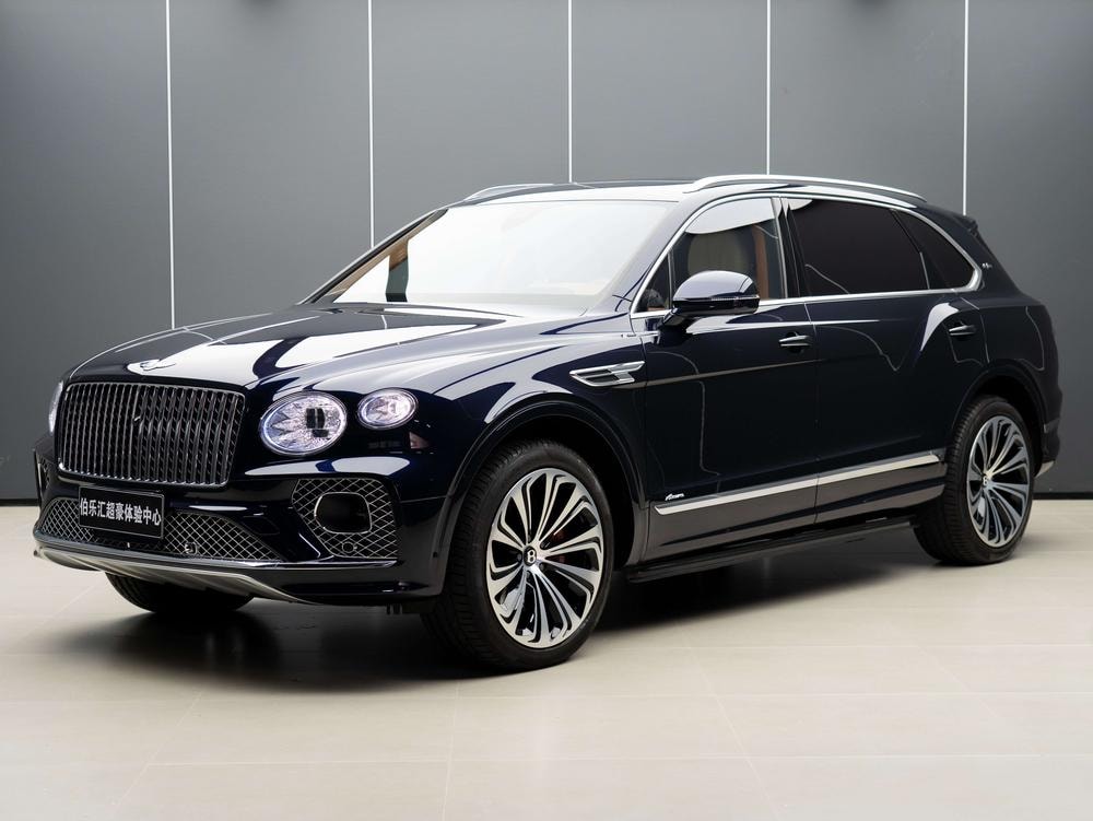 Bentley Bentayga 2023 — фото автомобиля 1