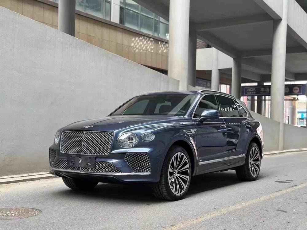 Bentley Bentayga 2021 — фото автомобиля