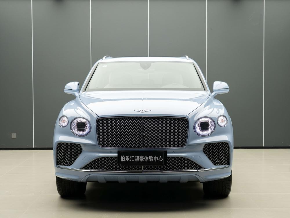 Bentley Bentayga 2022 — фото автомобиля 1
