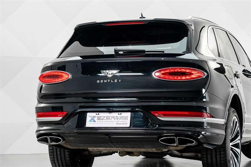 Bentley Bentayga PHEV 2021 — фото автомобиля