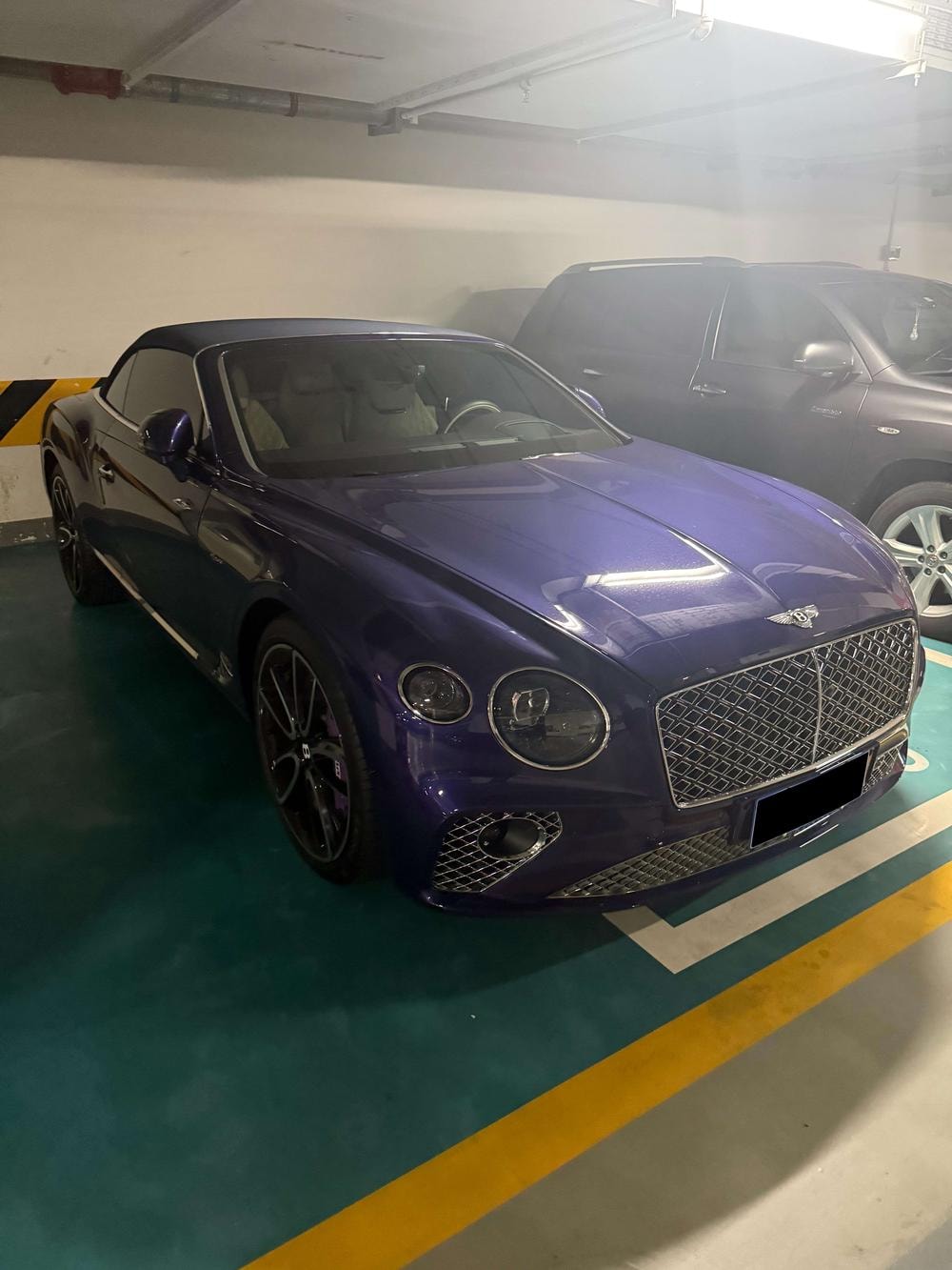Bentley Continental 2023 — фото автомобиля
