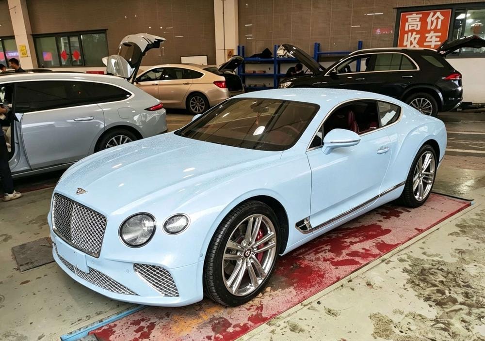 Bentley Continental 2018 — фото автомобиля