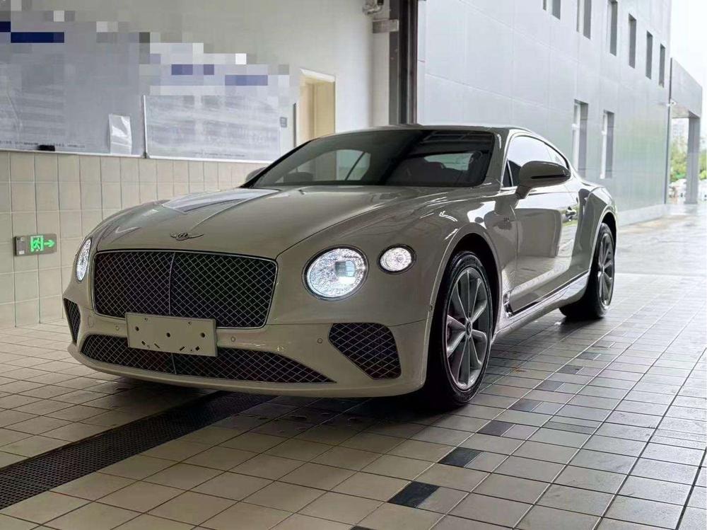 Bentley Continental 2020 — фото автомобиля