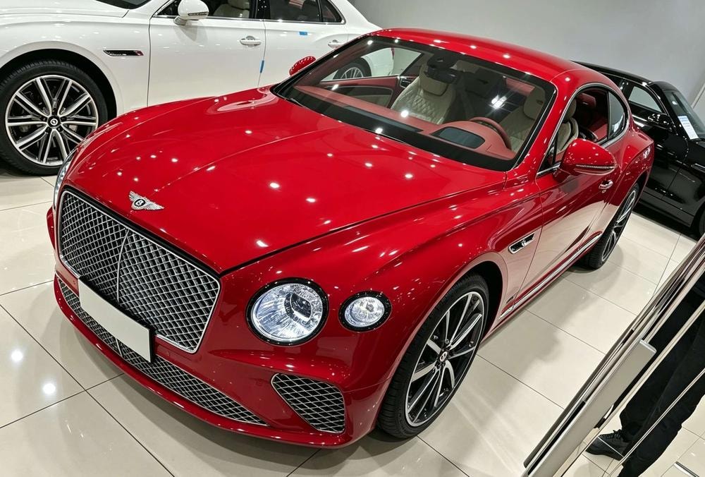 Bentley Continental 2022 — фото автомобиля