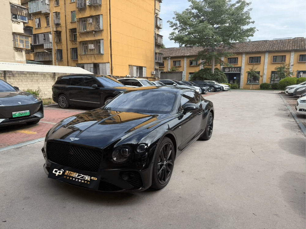 Bentley Continental 2022 — фото автомобиля
