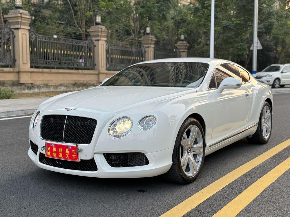 Bentley Continental 2014 — фото автомобиля