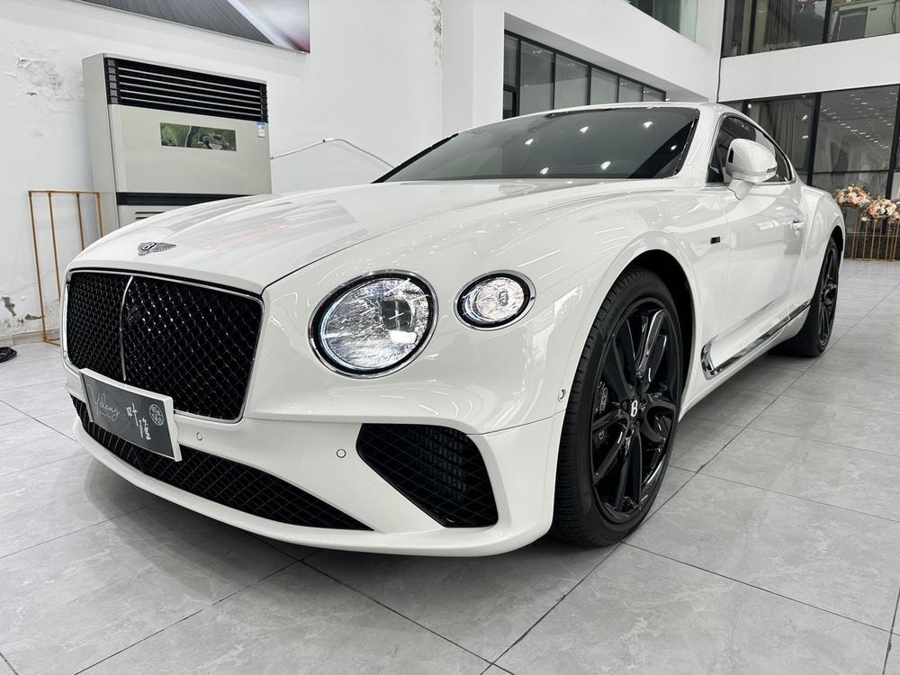 Bentley Continental 2024 — фото автомобиля